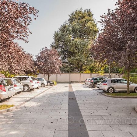 Easy Welcome Casa Rosada Apartment Nova Milanese Exterior photo
