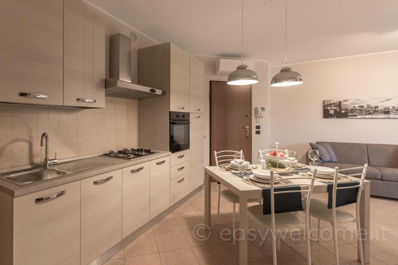 Easy Welcome Casa Rosada Apartment Nova Milanese Exterior photo